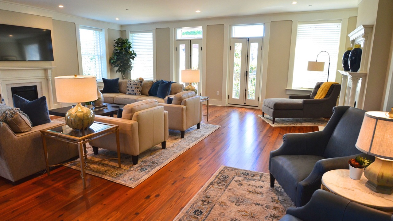 Photo of Livingroom in Historic District - North
