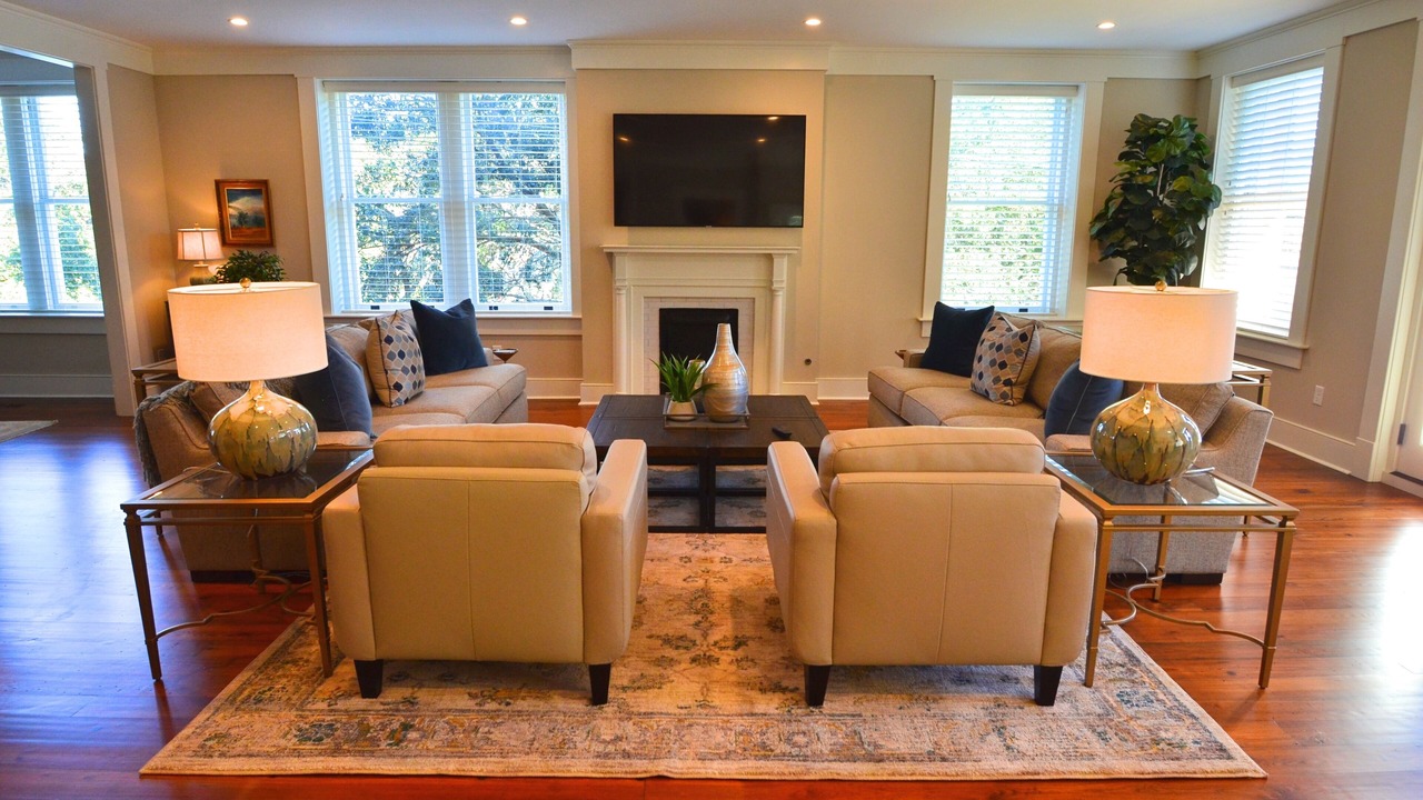Photo of Livingroom in Historic District - North