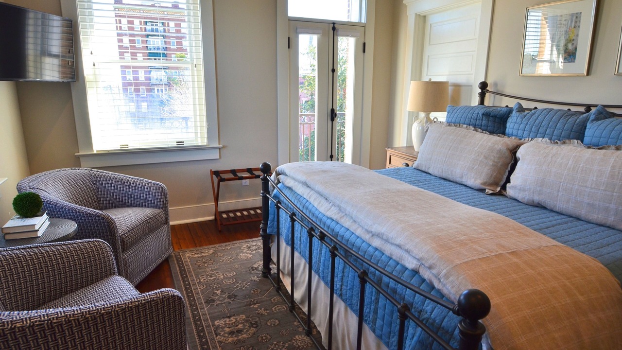 Photo of Bedroom in Historic District - North