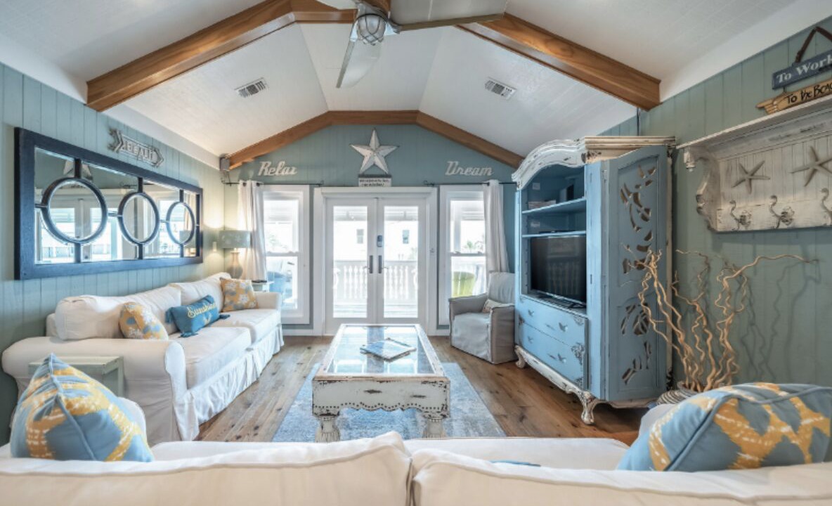 Photo of Livingroom in Tang-O-Mar