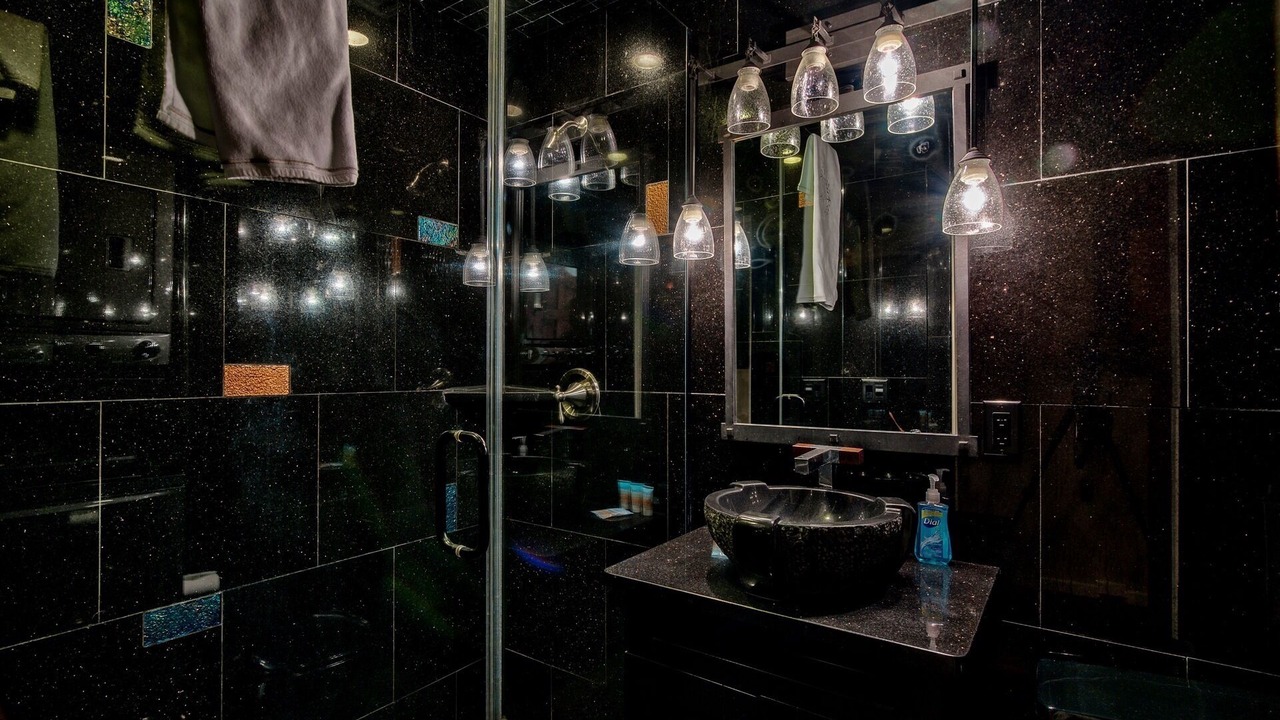 Photo of Bathroom in Baytowne Wharf