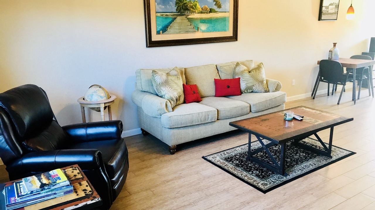 Photo of Livingroom in Hollister