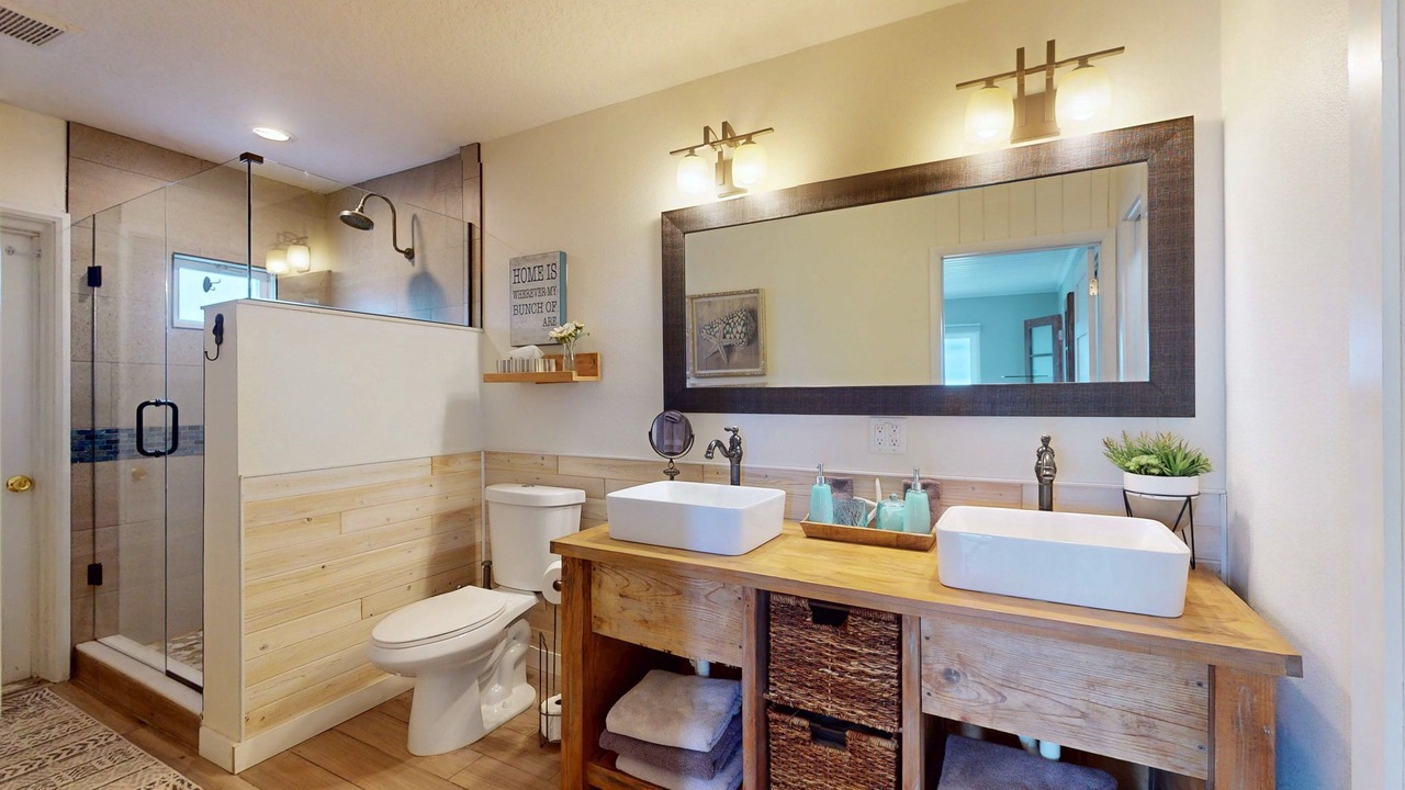 Photo of Bathroom in New Smyrna Beach