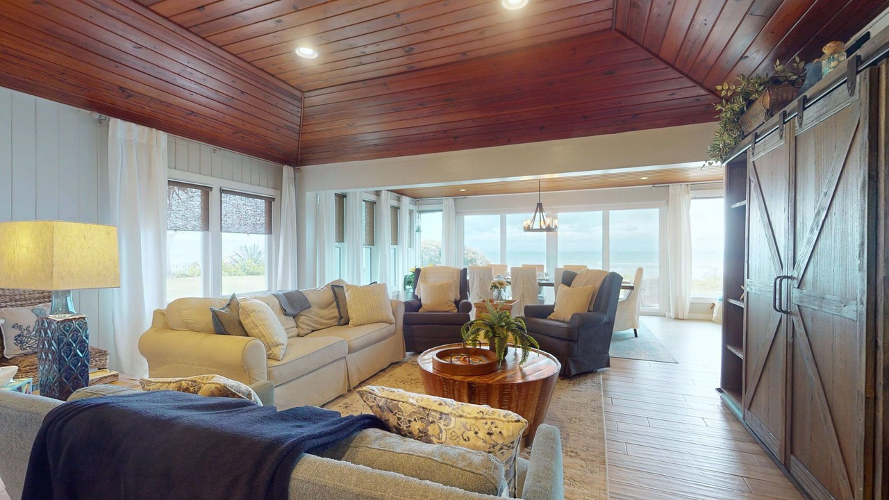 Photo of Livingroom in New Smyrna Beach