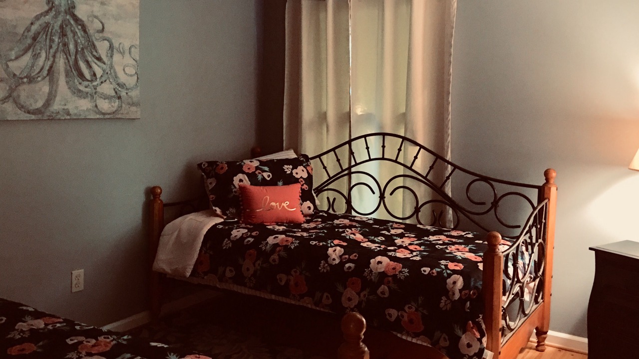 Photo of Bedroom in Tallassee