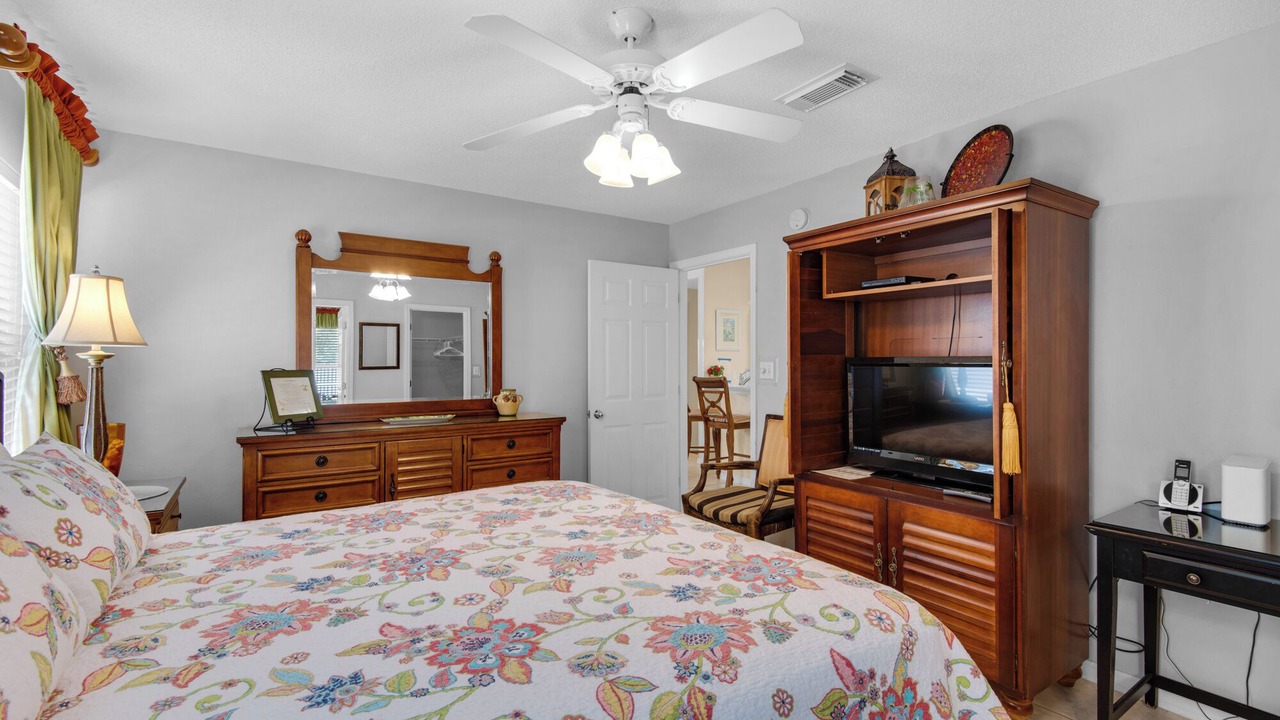 Photo of Bedroom in Miramar Beach