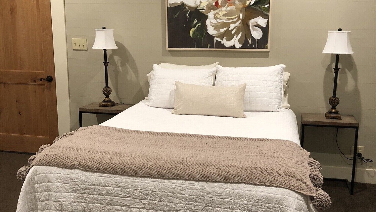 Photo of Bedroom in Laurel