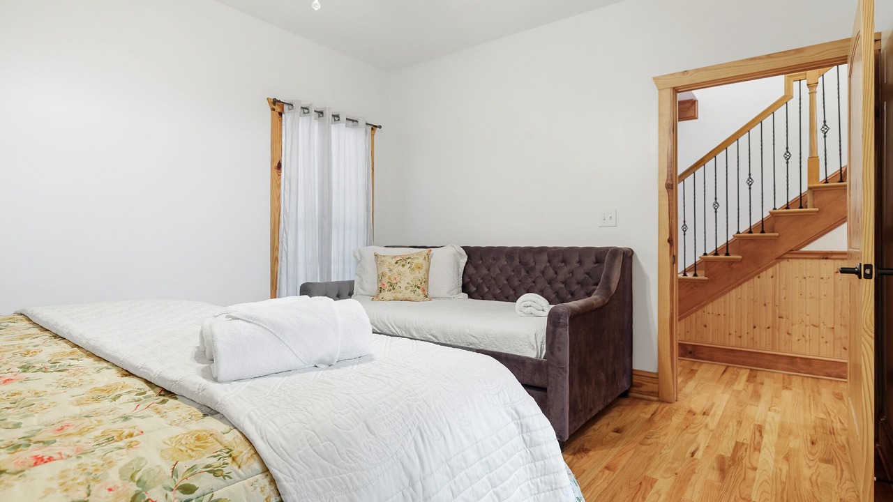 Photo of Bedroom in Crane Hill