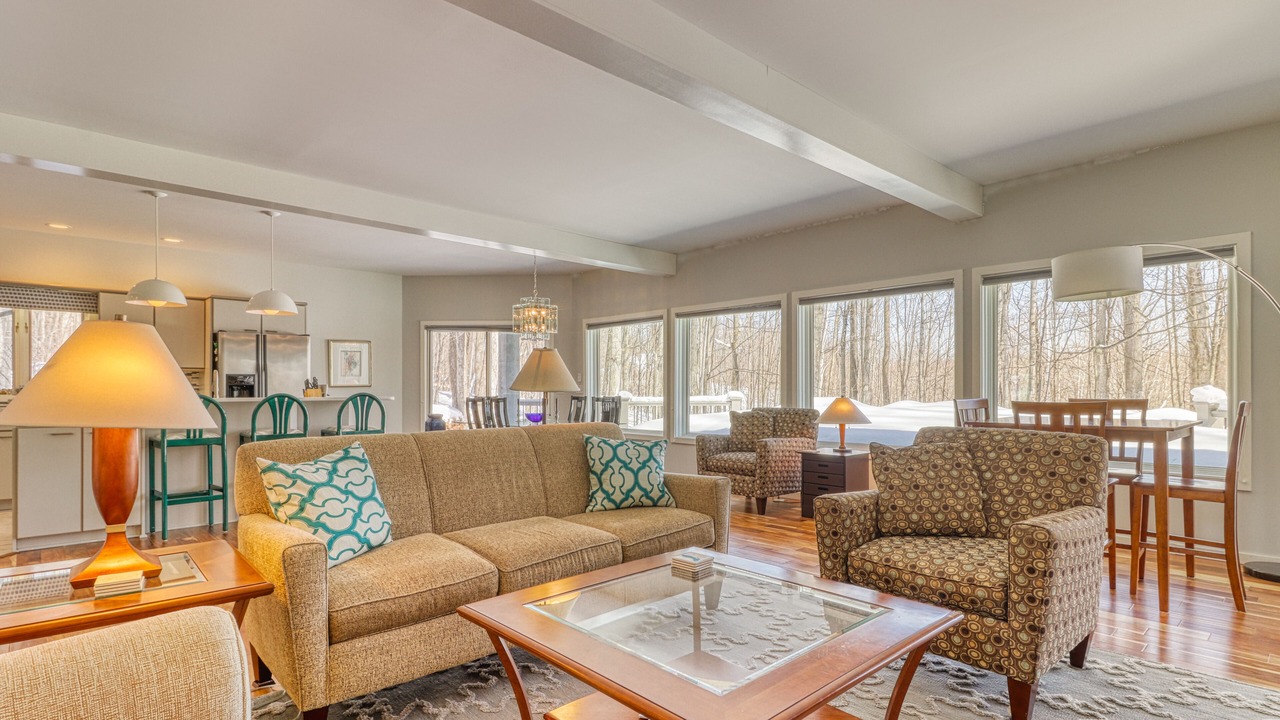 Photo of Livingroom in Birchwood Farms