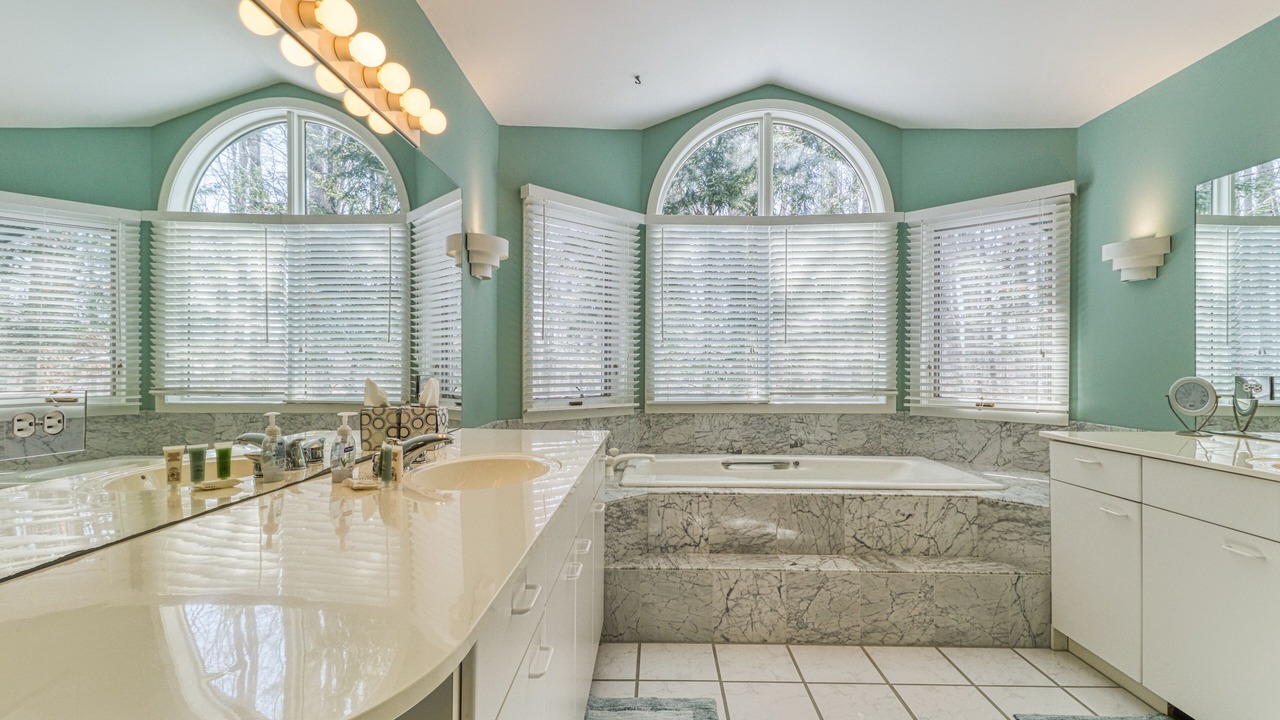 Photo of Bathroom in Birchwood Farms