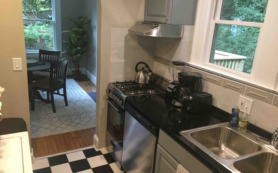 Photo of Kitchen in Morningside-Lenox Park