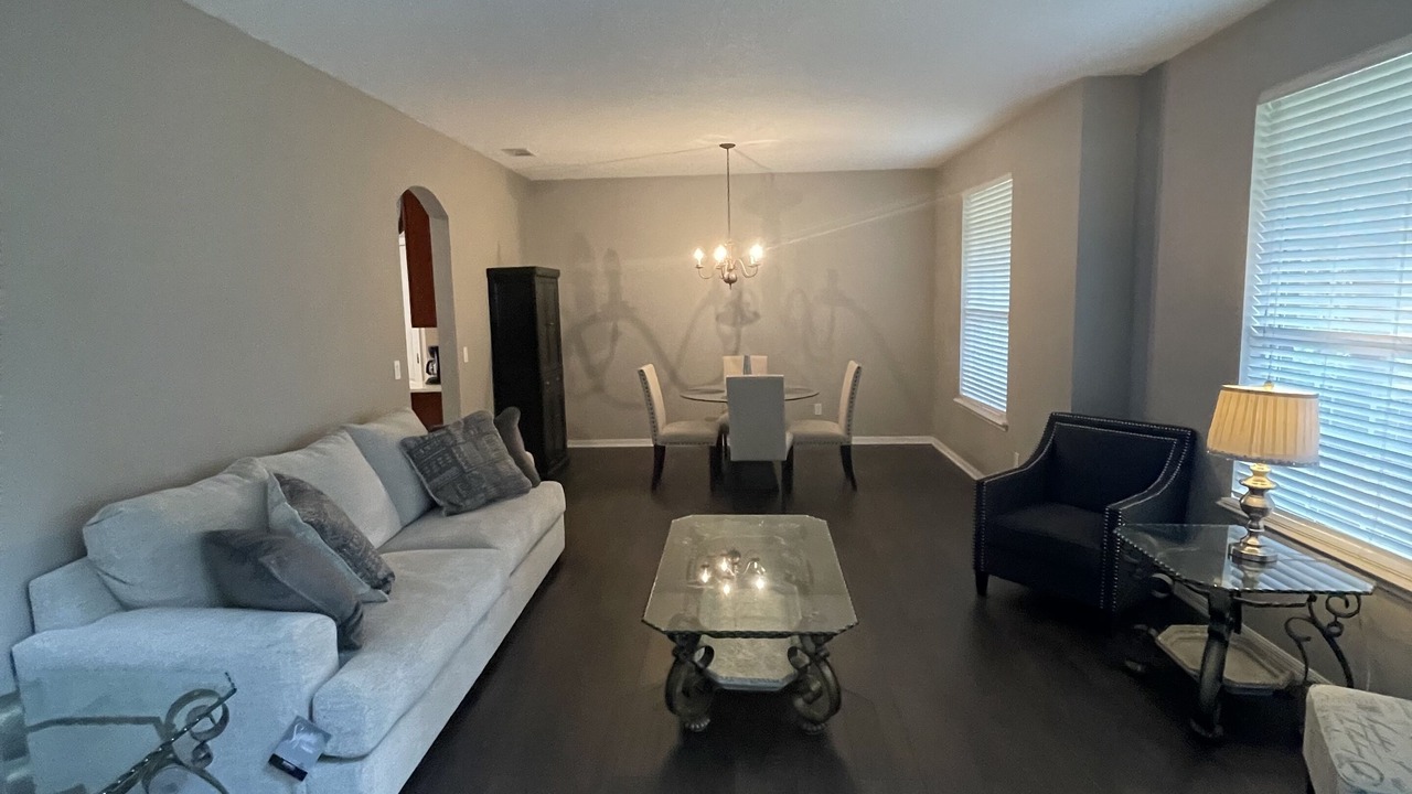 Photo of Livingroom in OakLeaf Plantation