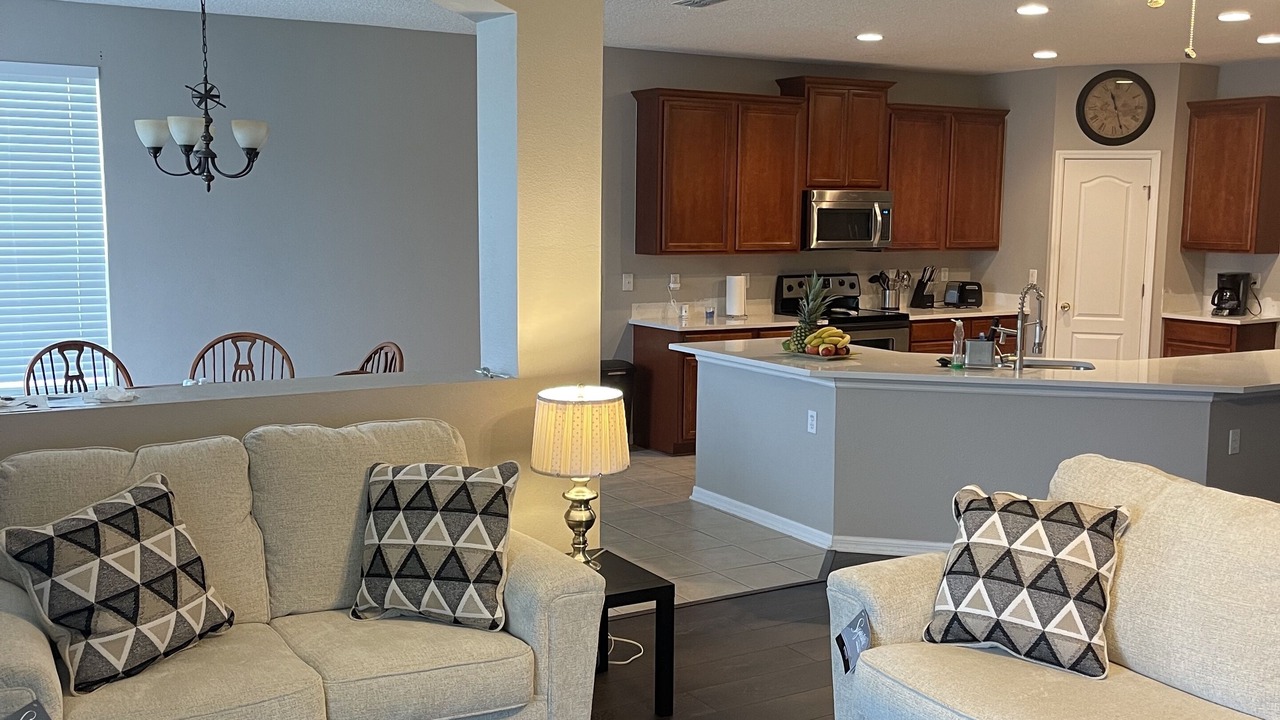 Photo of Livingroom in OakLeaf Plantation