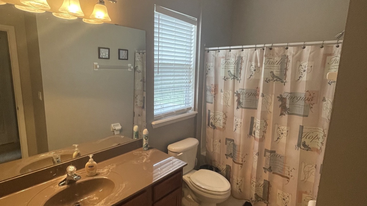 Photo of Bathroom in OakLeaf Plantation