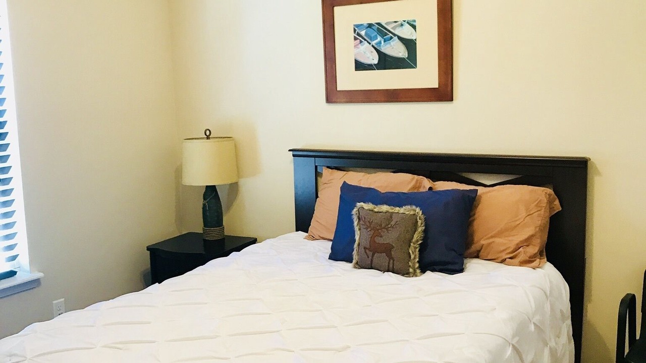 Photo of Bedroom in Hollister