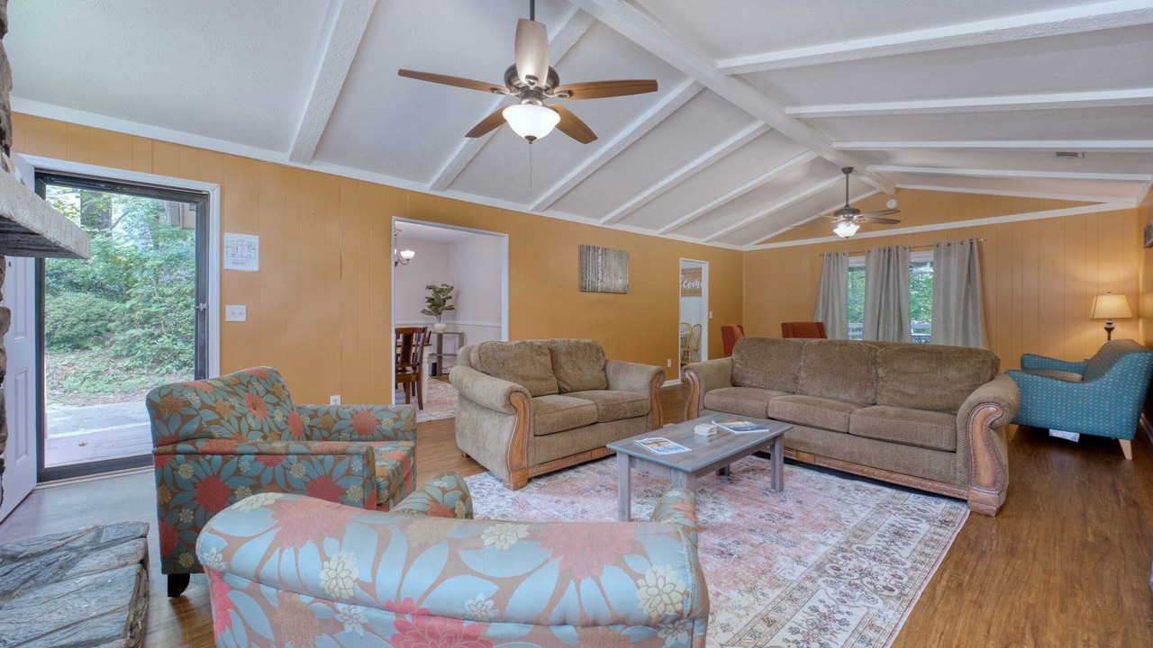 Photo of Livingroom in Fortson