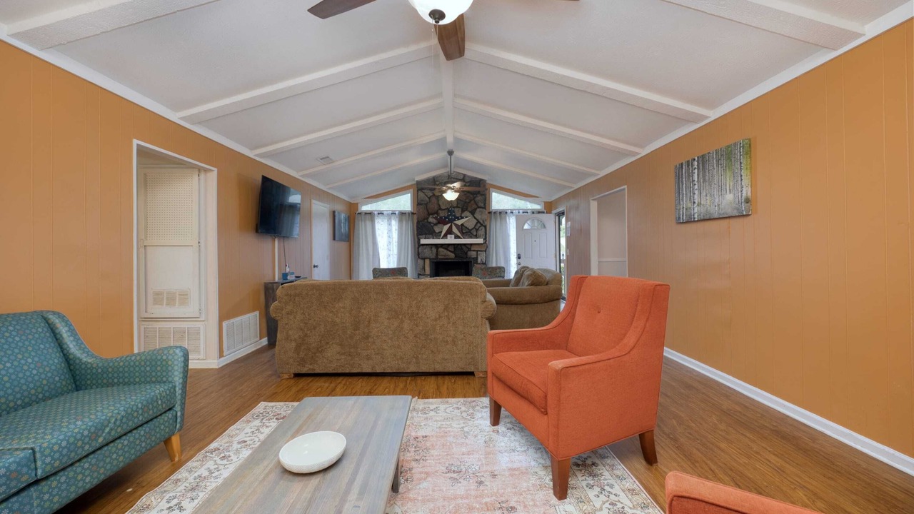 Photo of Livingroom in Fortson