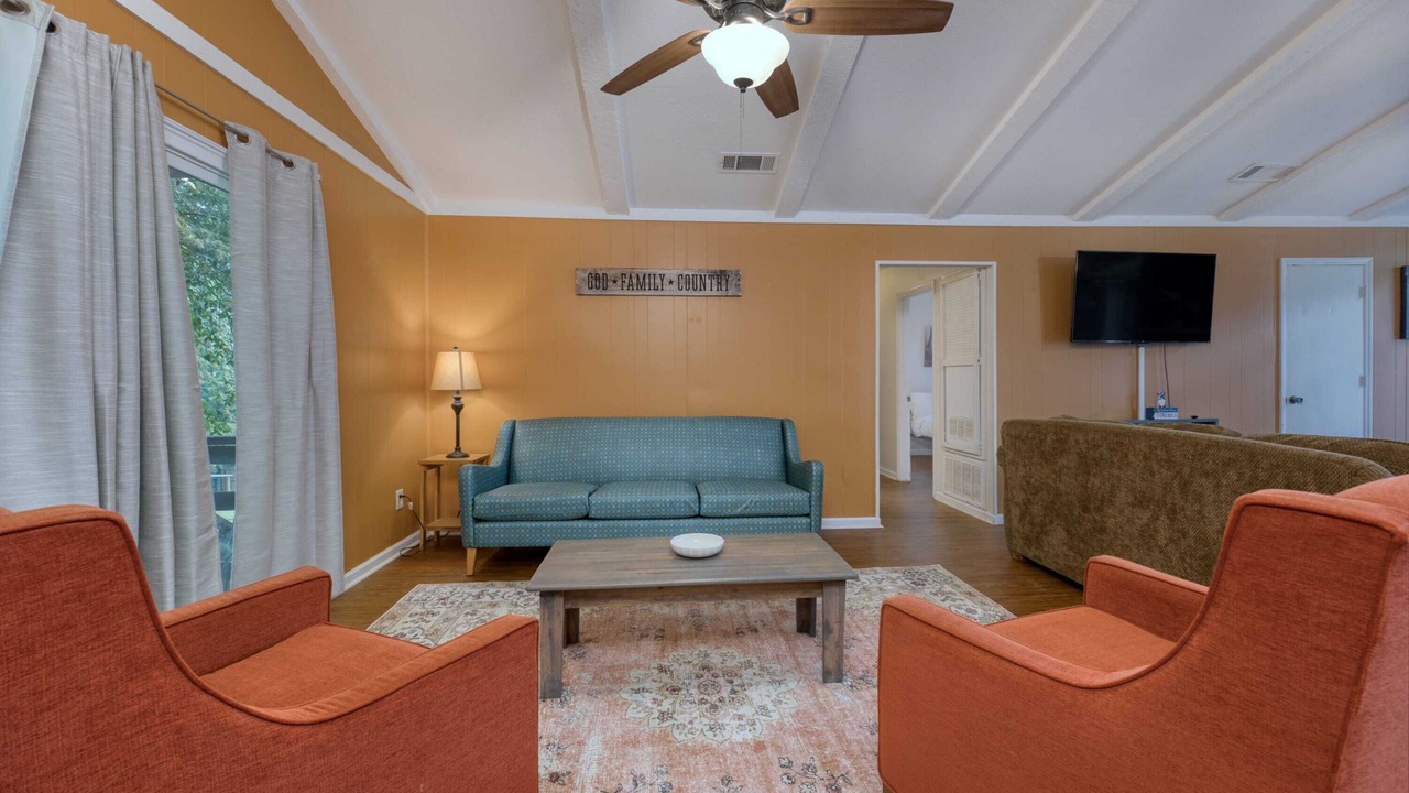 Photo of Livingroom in Fortson