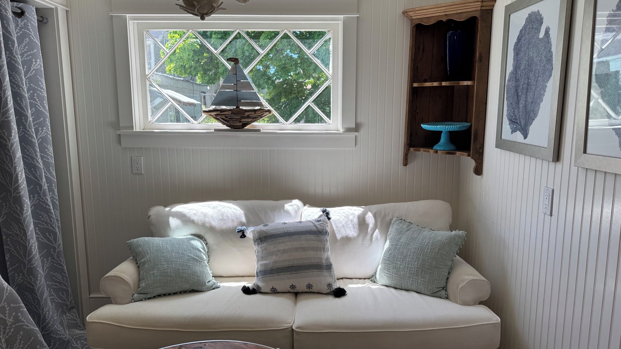 Photo of Livingroom in Harbor Springs