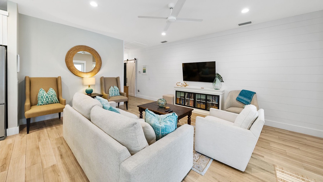 Photo of Livingroom in Bid-a-wee Beach