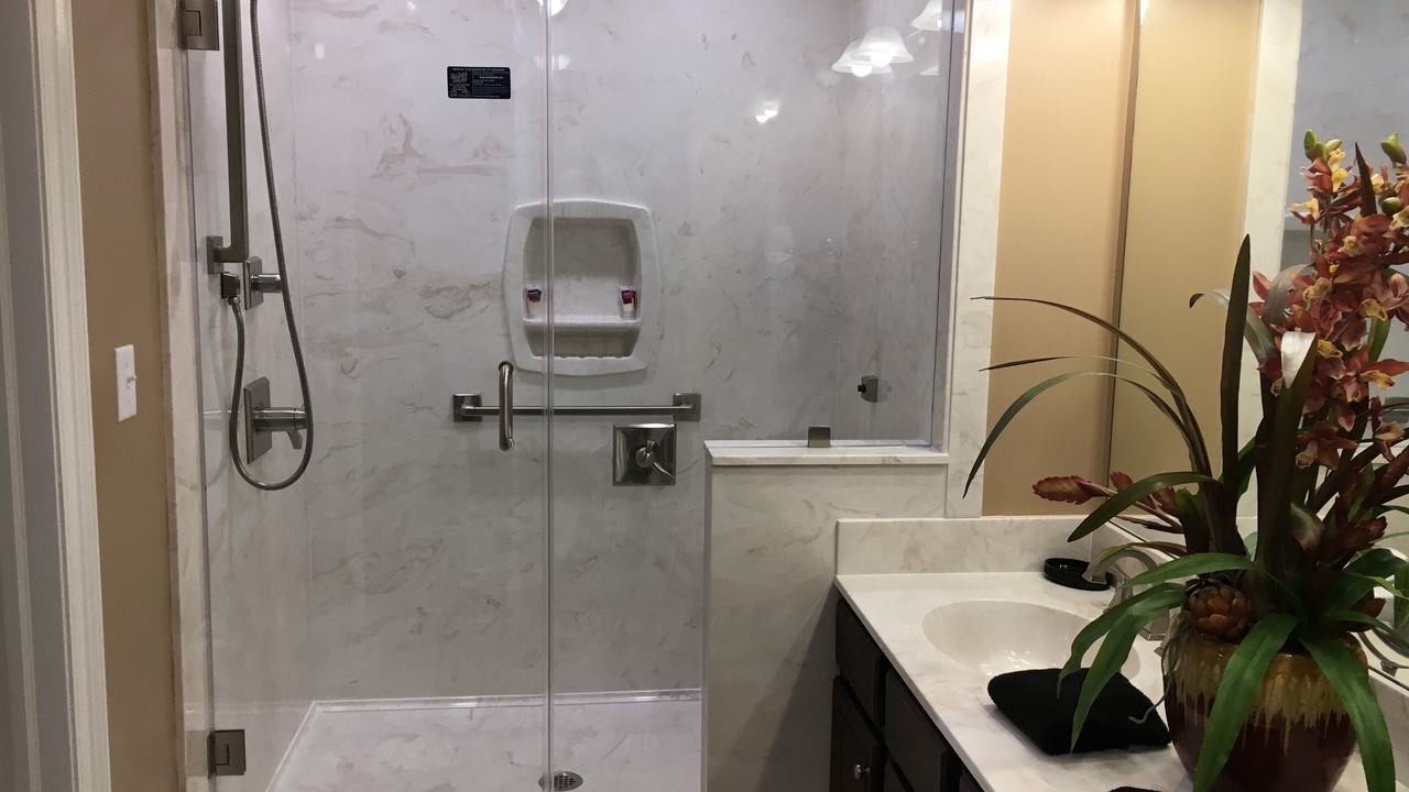 Photo of Bathroom in Henderson Point