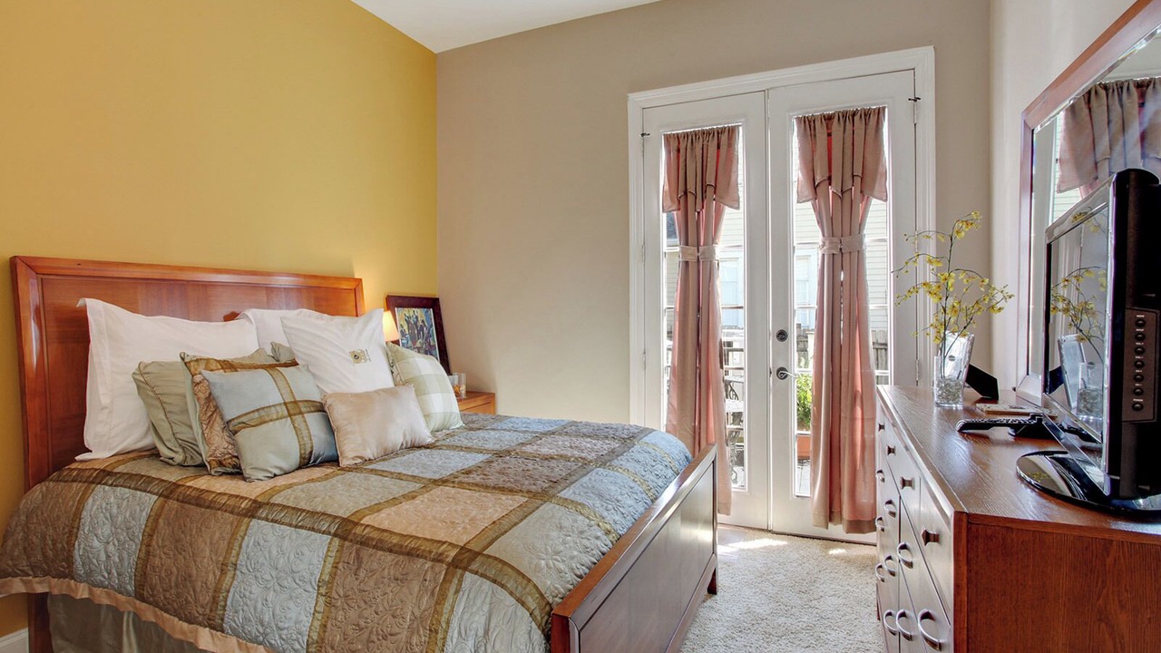 Photo of Bedroom in Irish Channel