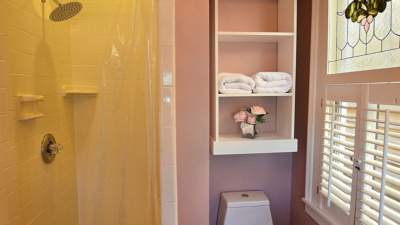 Photo of Bathroom in Beach Institute