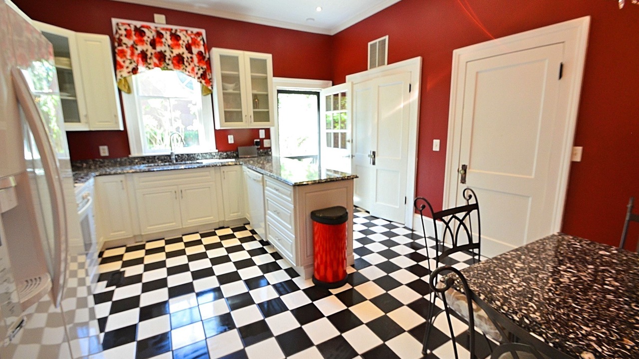 Photo of Kitchen in Beach Institute
