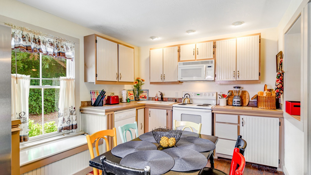 Photo of Kitchen in Beach Institute