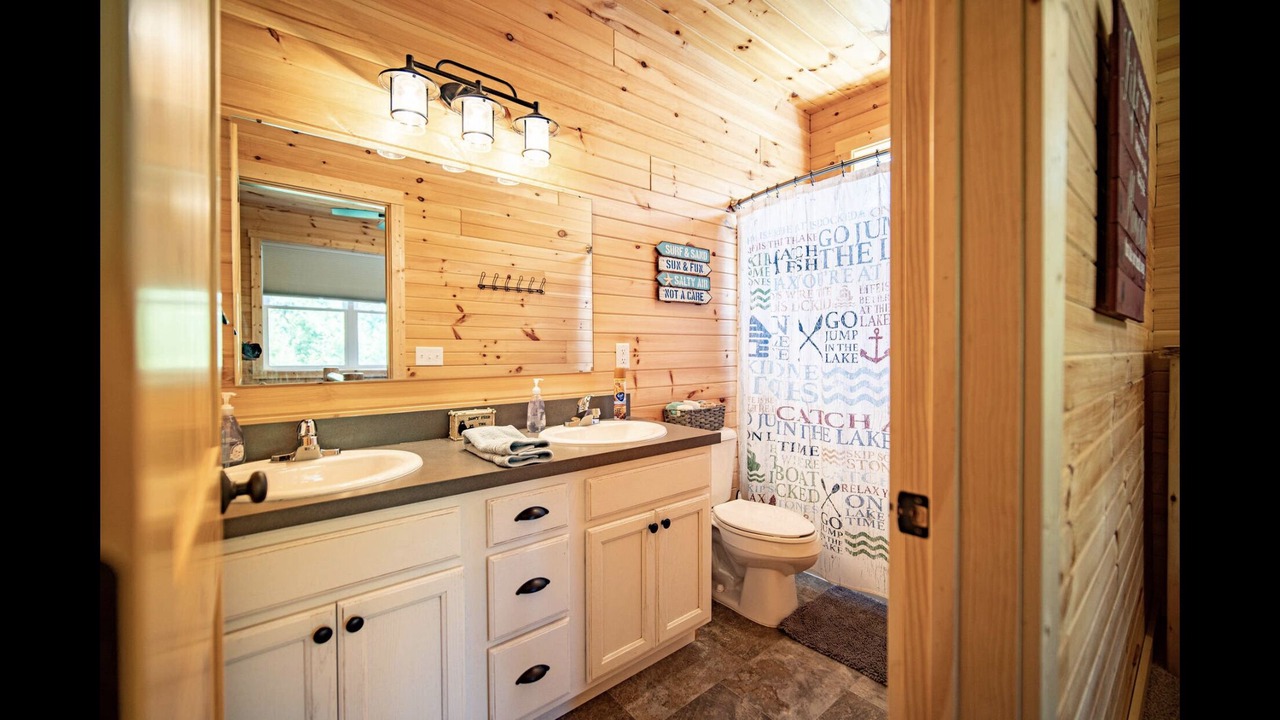 Photo of Bathroom in Empire