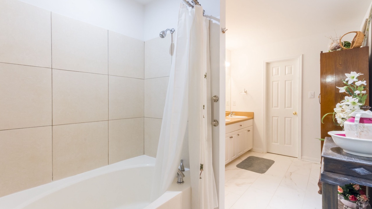 Photo of Bathroom in Gulf Shores