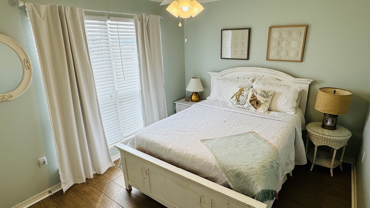 Photo of Bedroom in Dauphin Island