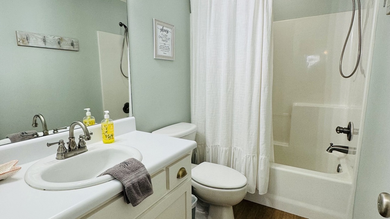 Photo of Bathroom in Dauphin Island