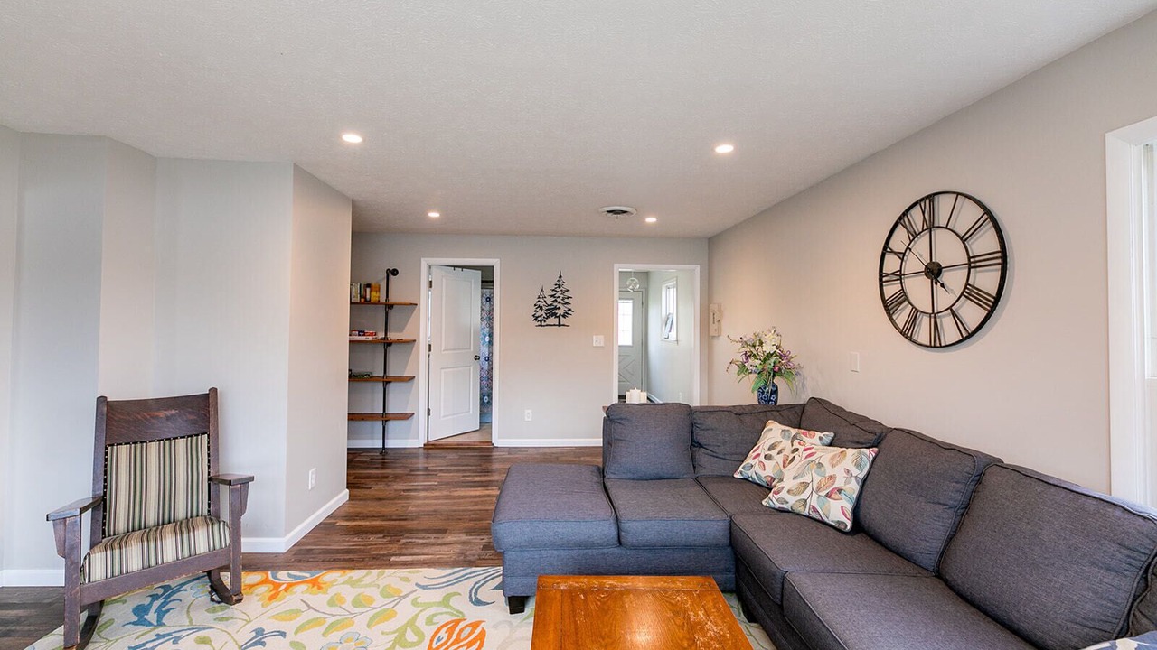 Photo of Livingroom in Cadillac