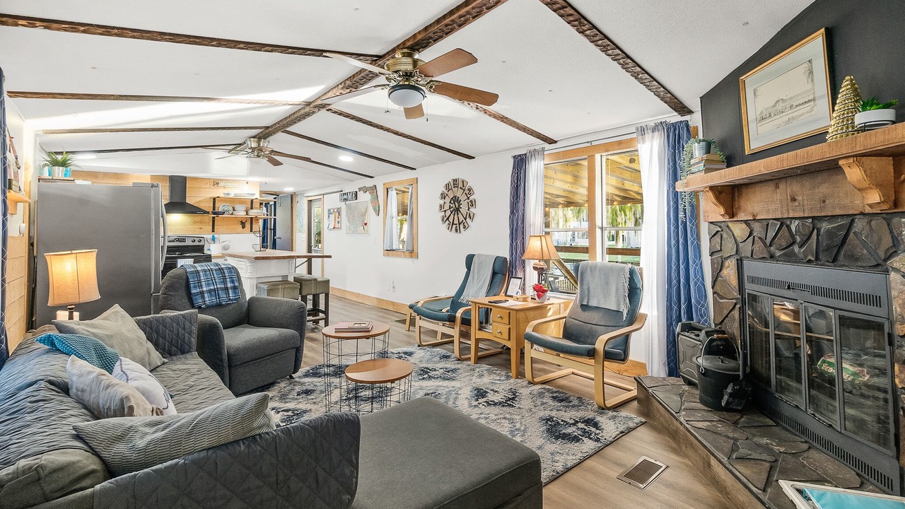Photo of Livingroom in Crescent City