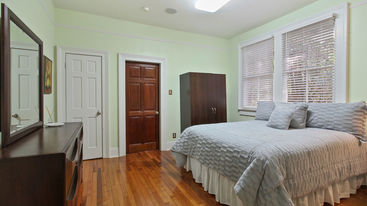 Photo of Bedroom in Fairgrounds