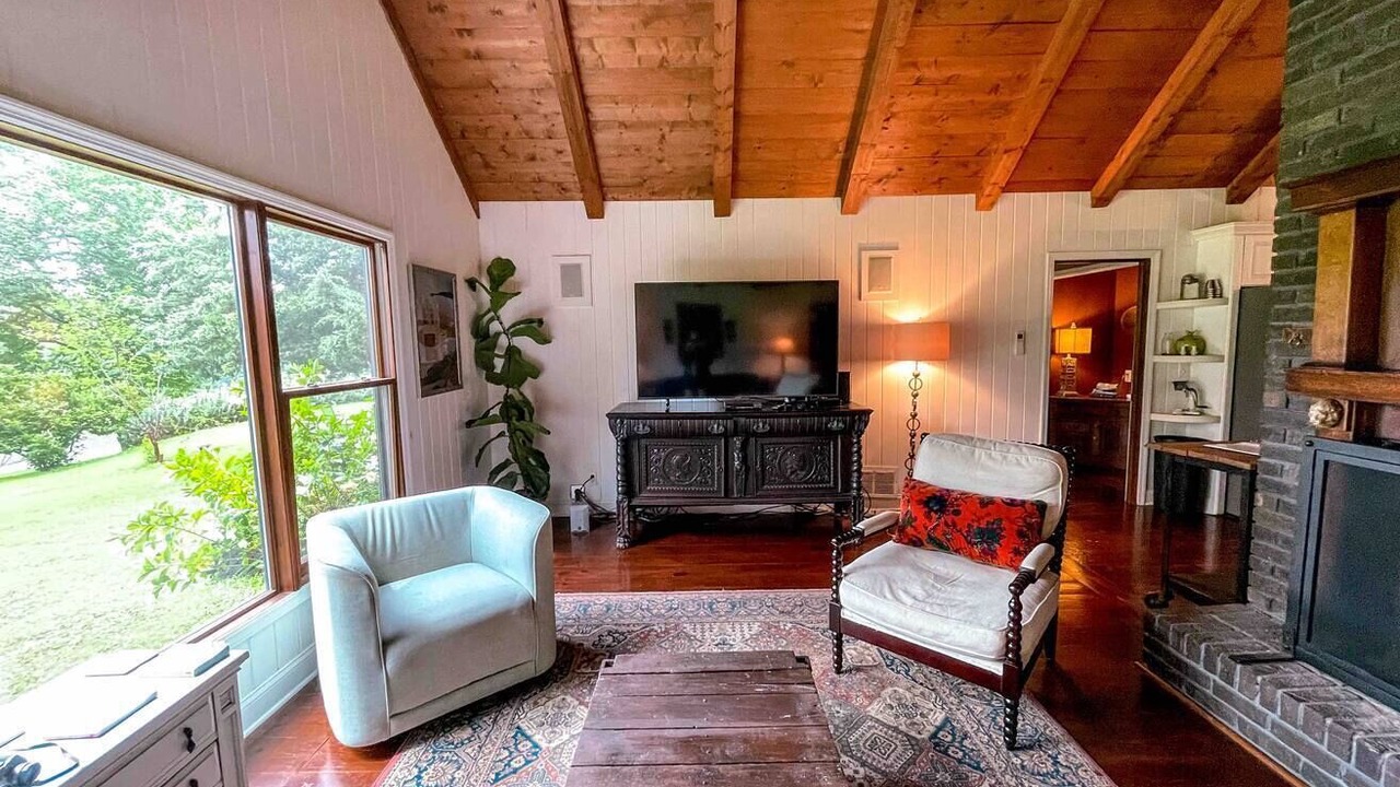 Photo of Livingroom in Montevallo