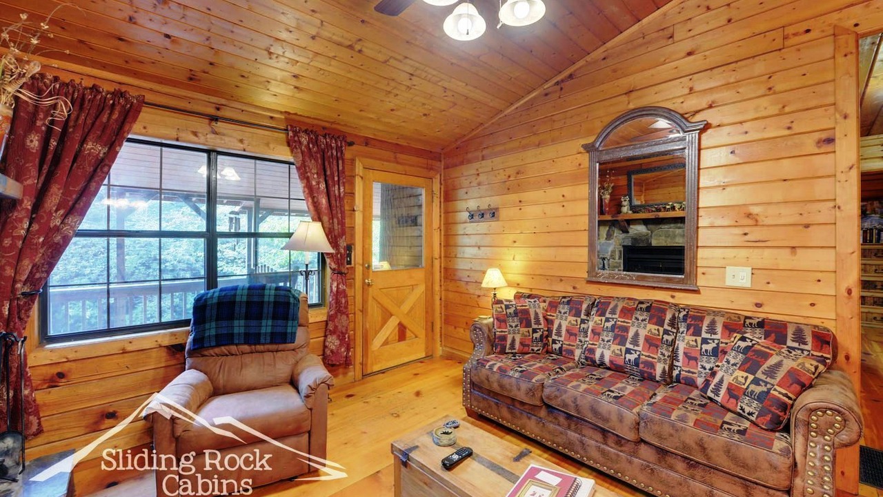 Photo of Livingroom in Ellijay