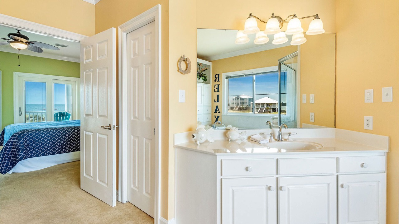Photo of Bedroom in Gulf Shores