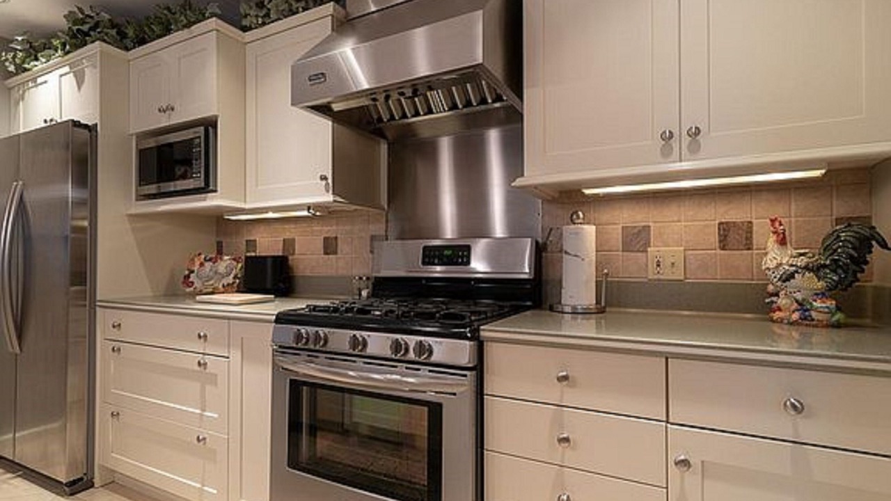Photo of Kitchen in Mackinaw City