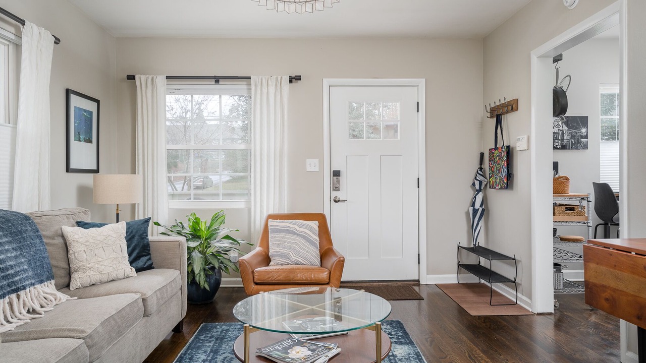 Photo of Livingroom in Piedmont Heights