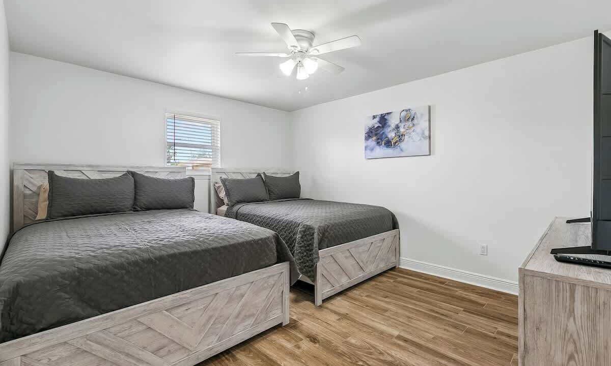 Photo of Bedroom in Violet