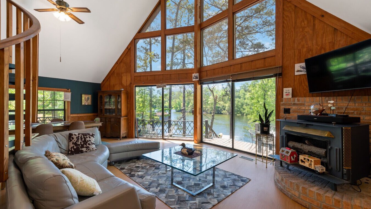 Photo of Livingroom in Shelby