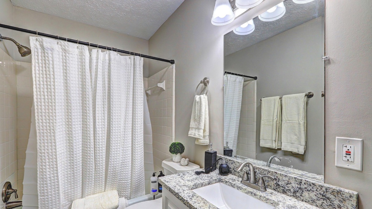 Photo of Bathroom in Mableton