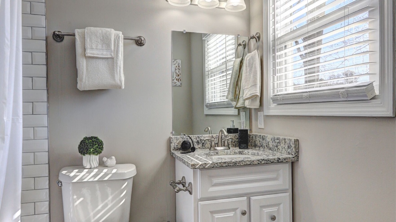 Photo of Bathroom in Mableton