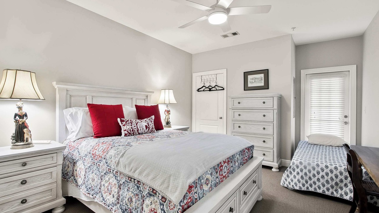 Photo of Bedroom in Tuscaloosa