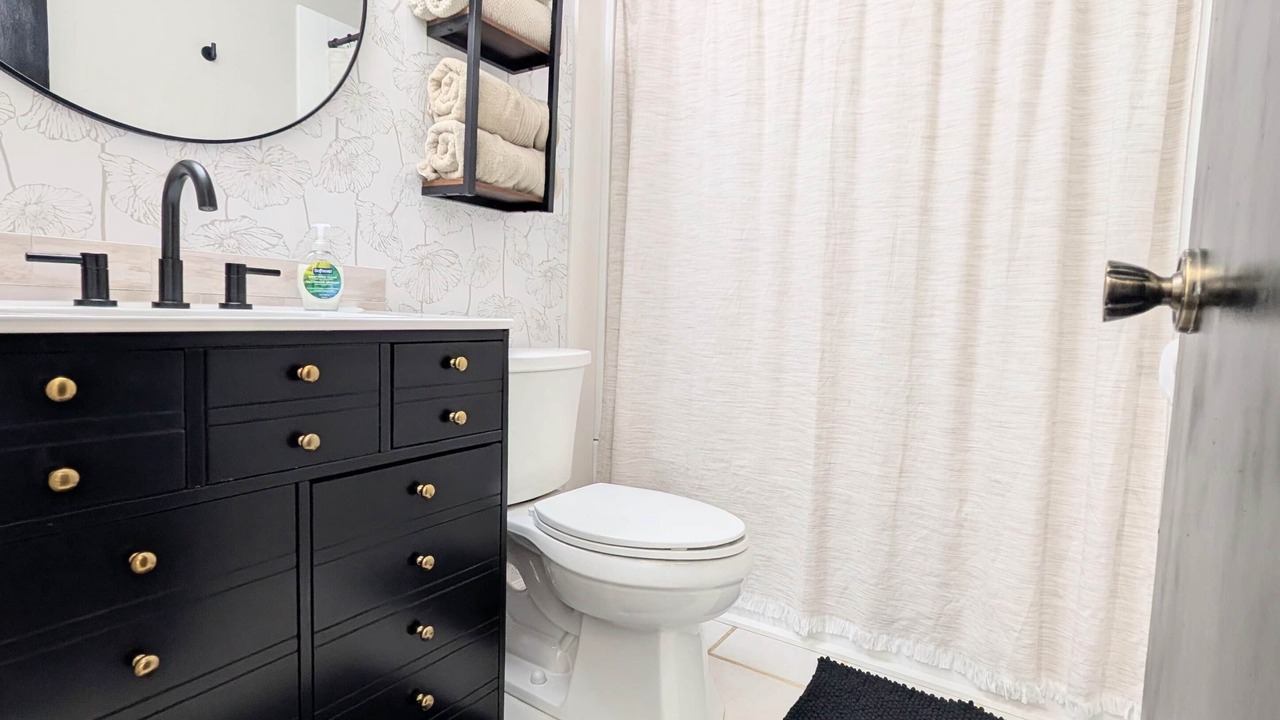 Photo of Bathroom in Enterprise