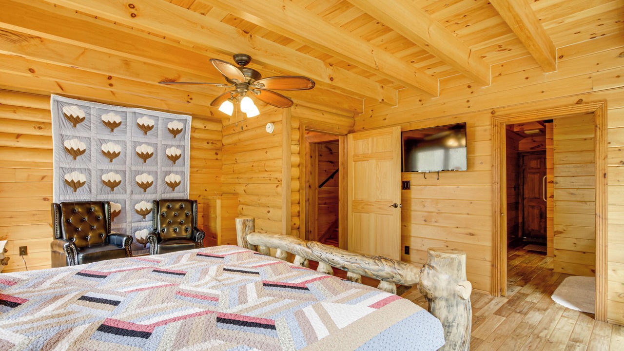 Photo of Bedroom in Tuscumbia