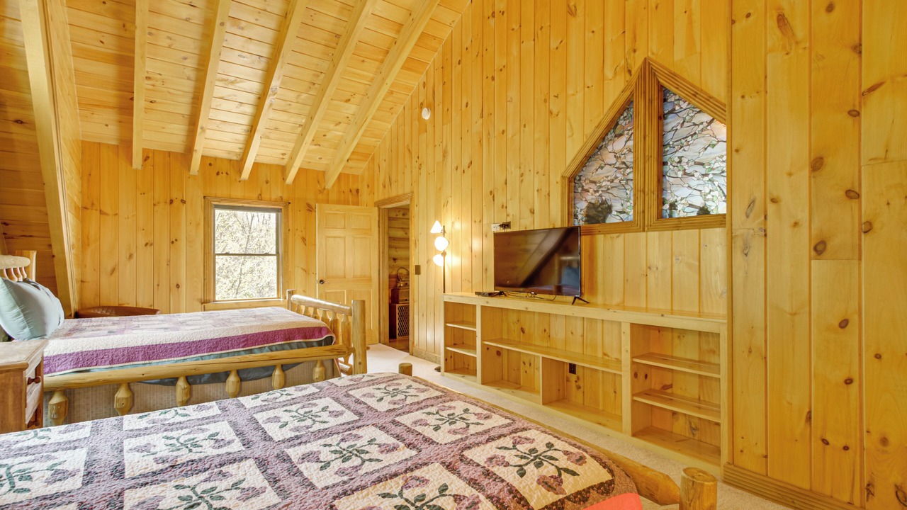 Photo of Bedroom in Tuscumbia