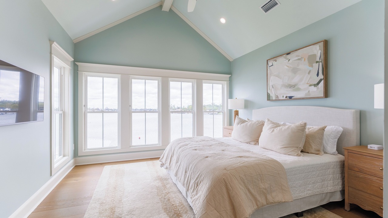 Photo of Bedroom in Lake Park